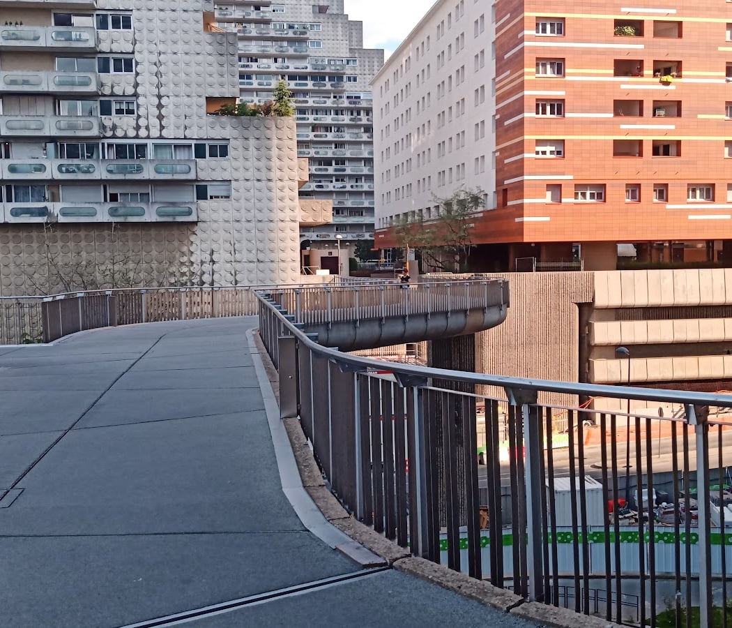 Passerelle Louis Blanc - La Défense Courbevoie 3
